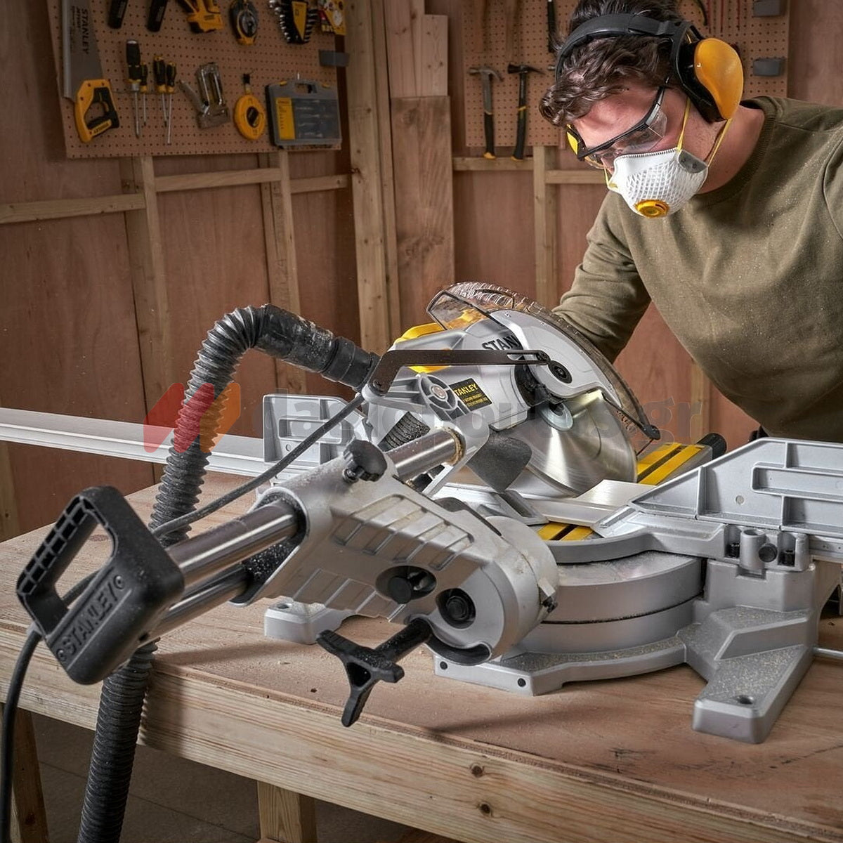 Stanley SM1800-QS Ηλεκτρικό Φαλτσοπρίονο Δισκοπρίονο Radial Πάγκου 1800W 254mm