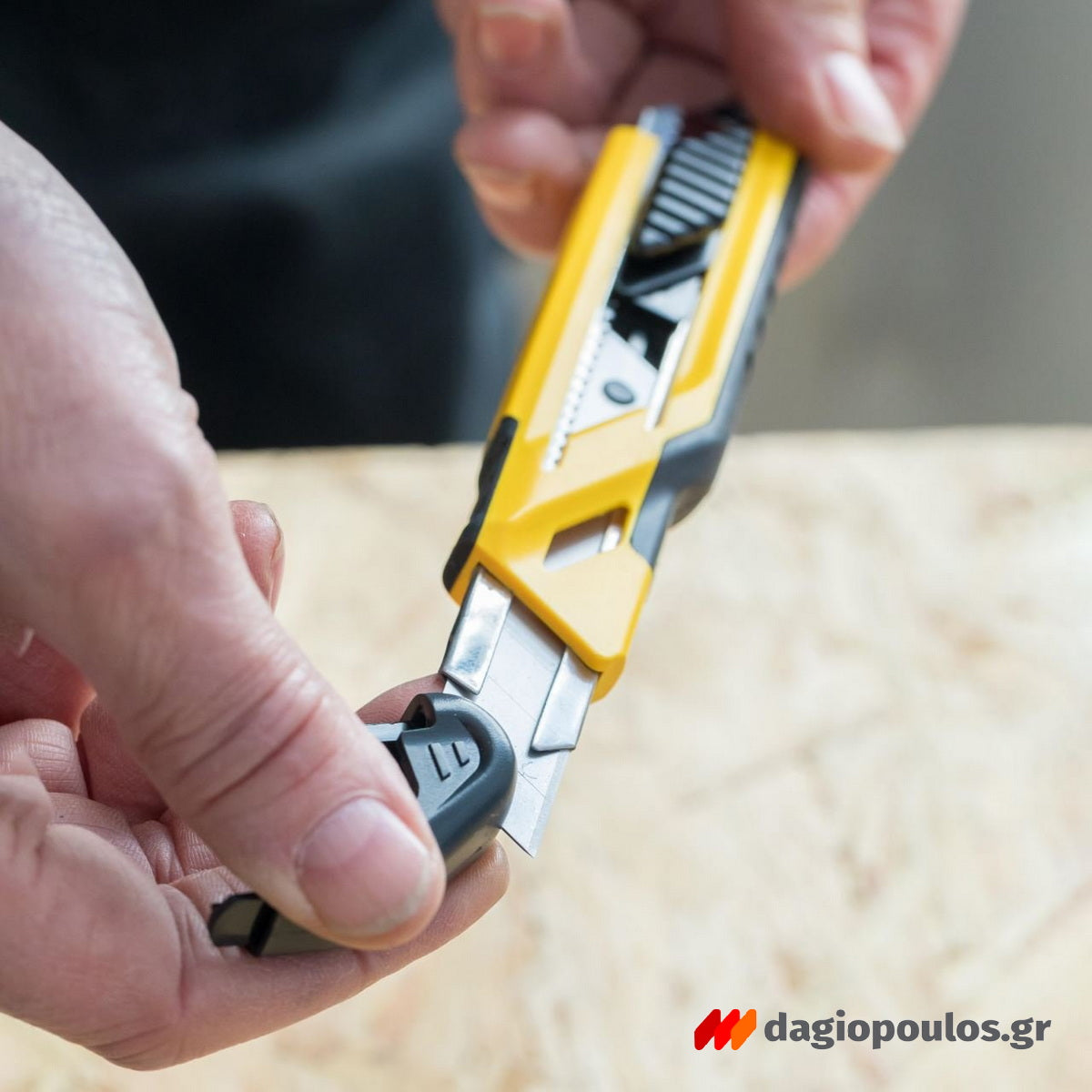 Stanley STHT10266-0 Μαχαίρι Κόφτης Μοκέτας (Φαλτσέτα) Με Λάμα 18mm