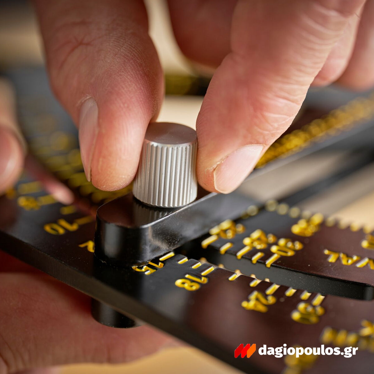 Stanley STHT46056-0 Επαγγελματικός Χάρακας - Τρίγωνο - Γωνιόμετρο Μέτρησης & Σχεδιασμού Αλουμινίου 180mm Ρυθμιζόμενο