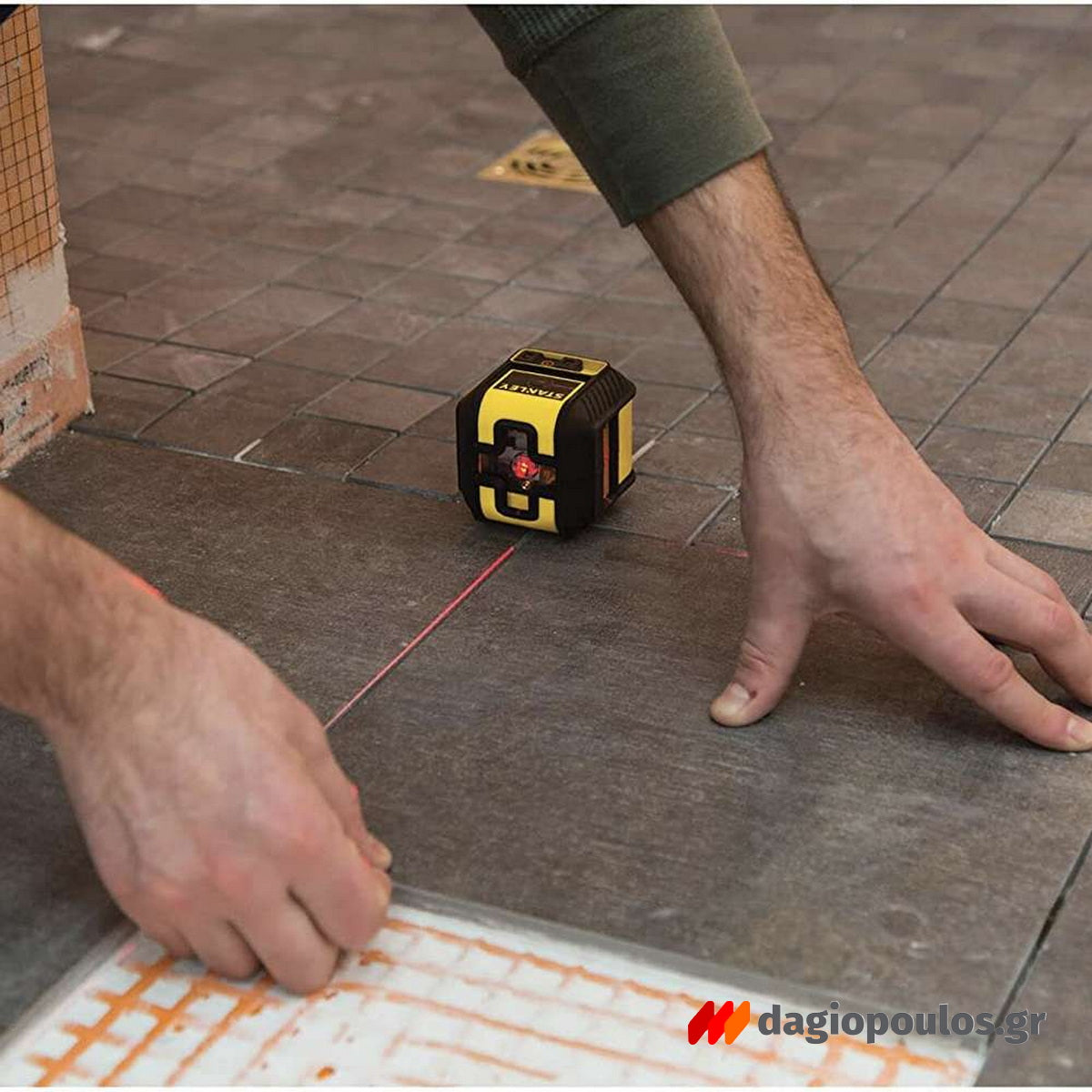 Stanley STHT77502-1 CROSS 90 Αλφάδι Laser Κόκκινης Γραμμής Σταυρού και Επιπλέον Κάθετης Γραμμής