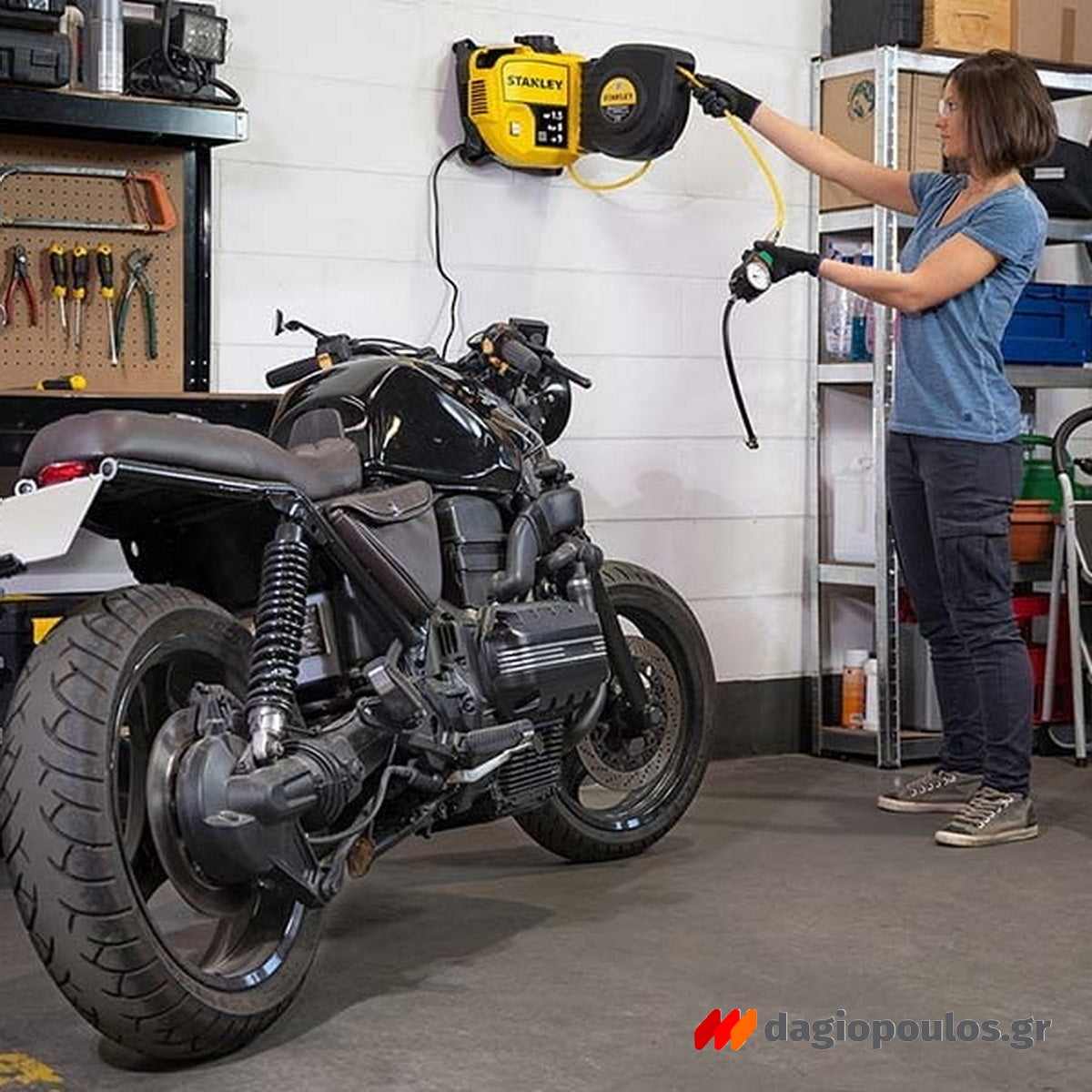 Stanley SXCMD15WE Αεροσυμπιεστής Κομπρεσέρ Αέρα Τοίχου Με Λάστιχο 1.5Hp 116PSI 8Bar