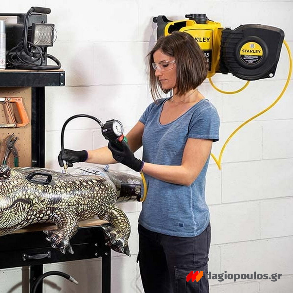 Stanley SXCMD15WE Αεροσυμπιεστής Κομπρεσέρ Αέρα Τοίχου Με Λάστιχο 1.5Hp 116PSI 8Bar