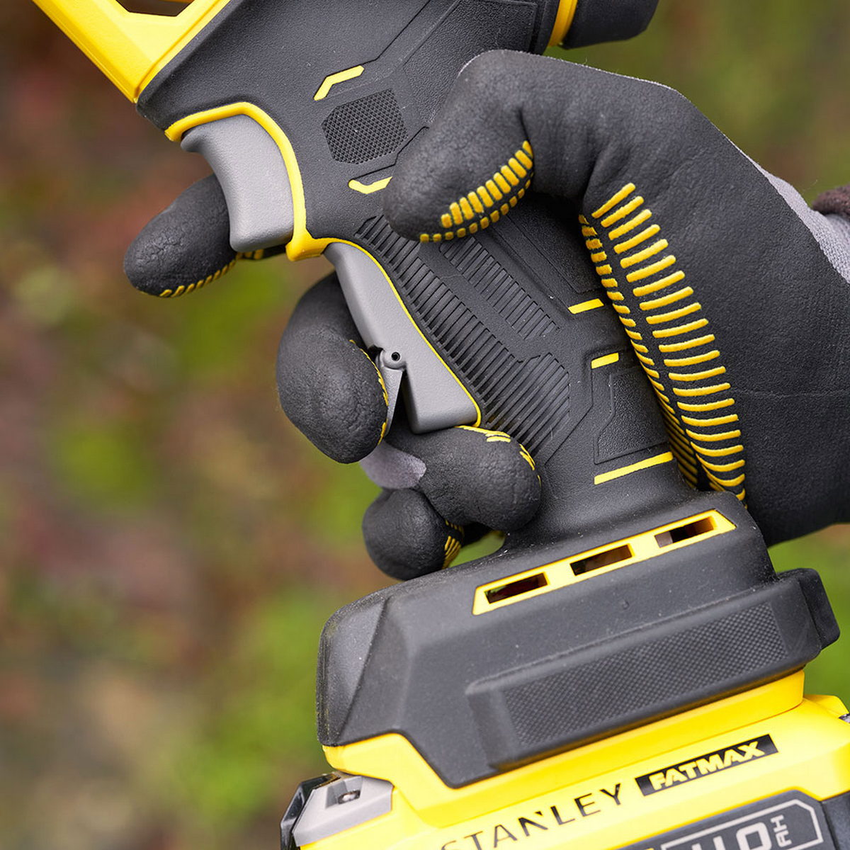 Stanley SFMCPP32M1 Fatmax®20V Ψαλίδα Κλαδευτήρι 18V Li-Ion Με Μπαταρία 4.0Ah