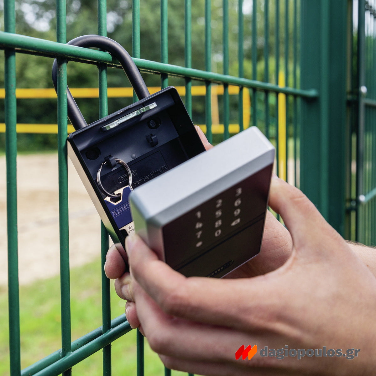 Abus 797 Smart KeyGarage One Κλειδοθήκη Ασφαλείας Κρεμαστή Με Κλείδωμα Μέσω  Bluetooth
