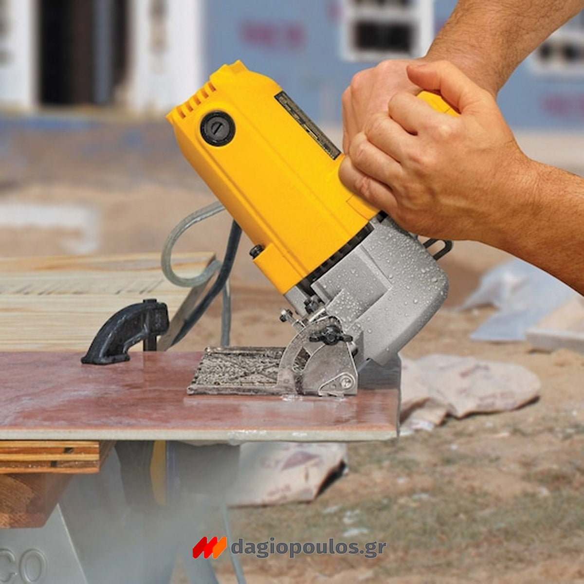 DeWalt DWC410-QS Επαγγελματικός Ηλεκτρικός Κόφτης Πλακιδίων 1300W 110mm