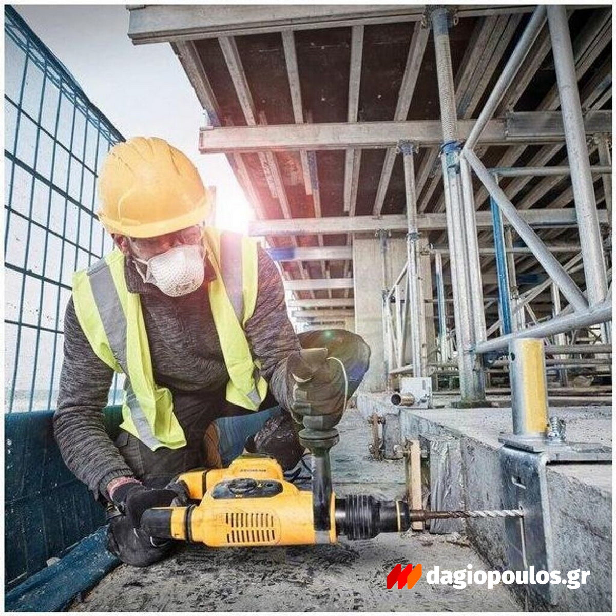 DeWalt D25810K-QS SDS Max Ηλεκτρικό Σκαπτικό Πνευματικό Πιστολέτο 1050Watt 5.5kg 7.1Joule Με Δώρο Γωνιακό Τροχό DWE4057