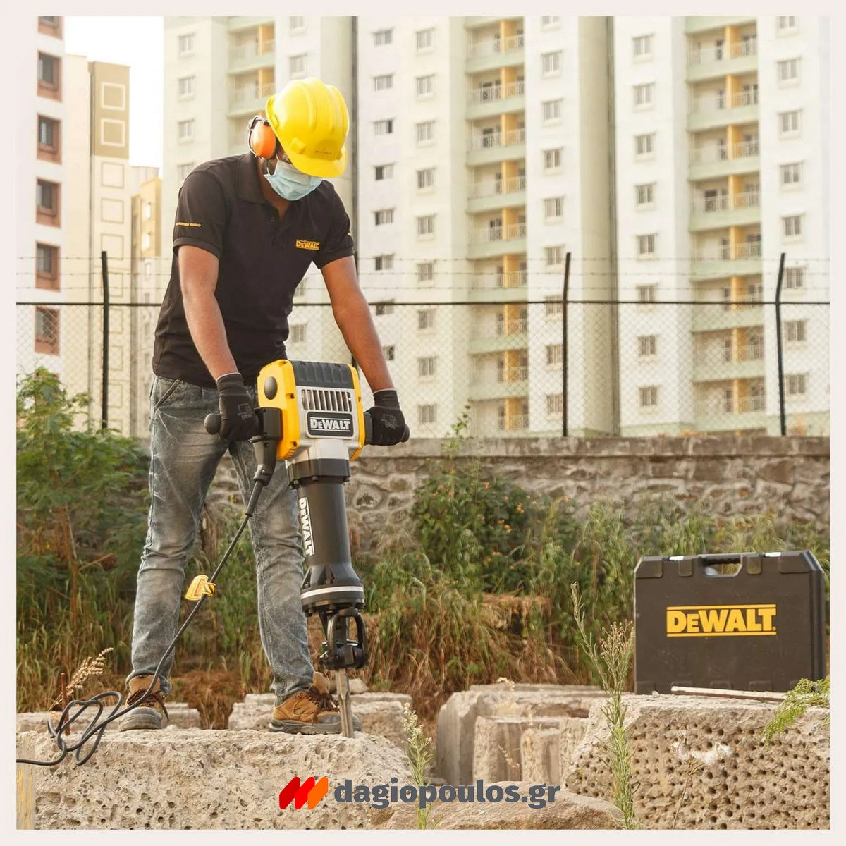 DeWalt D25981K-QS Κατεδαφιστικό Σκαπτικό Πνευματικό Πιστολέτο 2100W 62J 31kgr Με Καρότσι Μεταφοράς