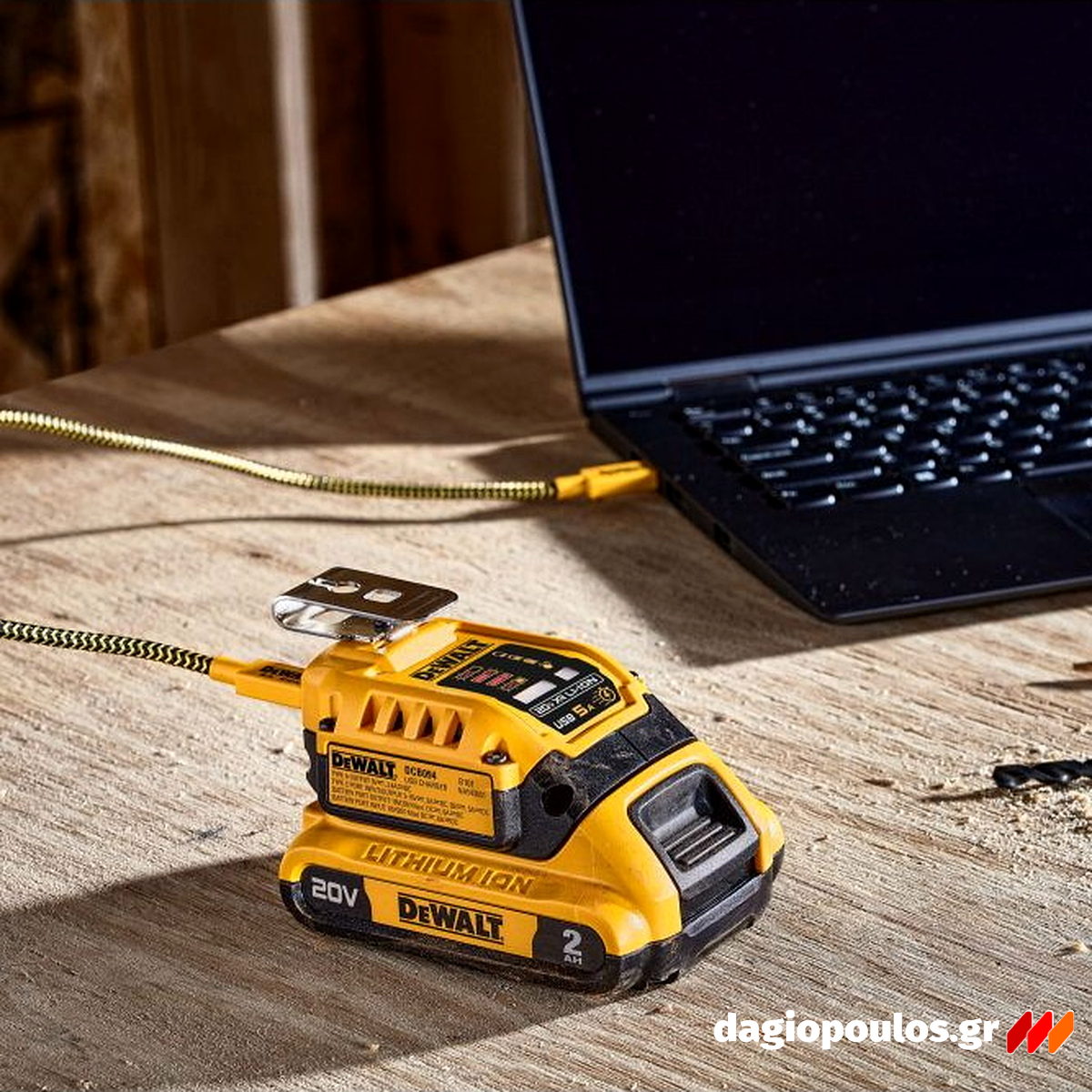 DeWalt DCB094K-QW Φορτιστής Μπαταρίας Με Κλιπ Ζώνης 18V Li-Ion + Καλώδιο USB
