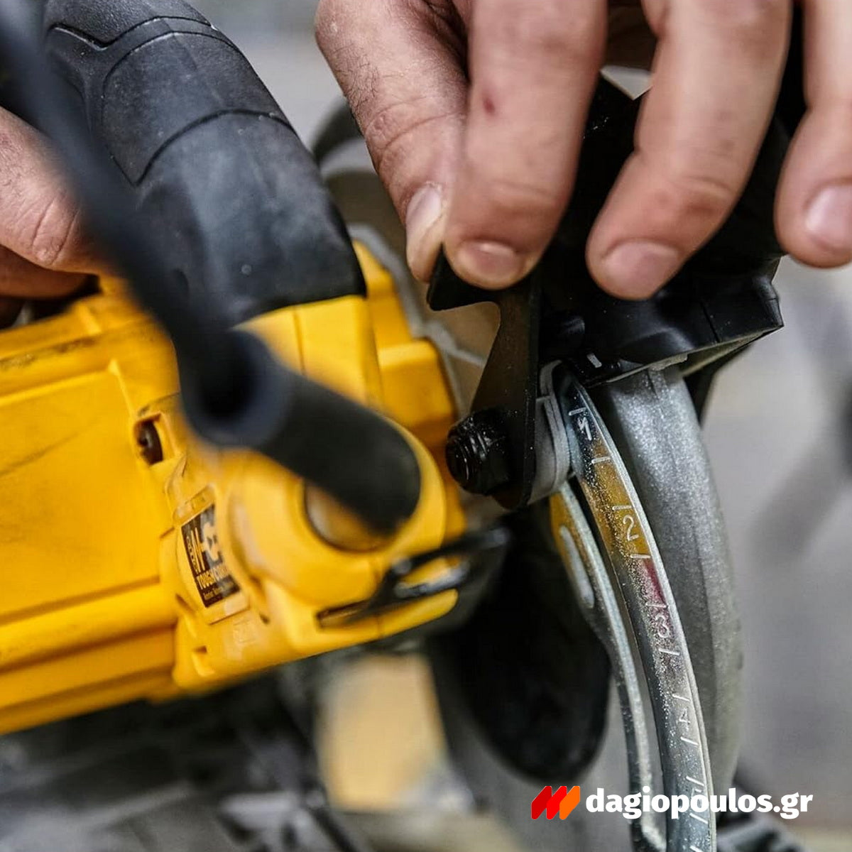 DeWalt DWE576K-QS Ηλεκτρικό Δισκοπρίονο 1600W 190mm