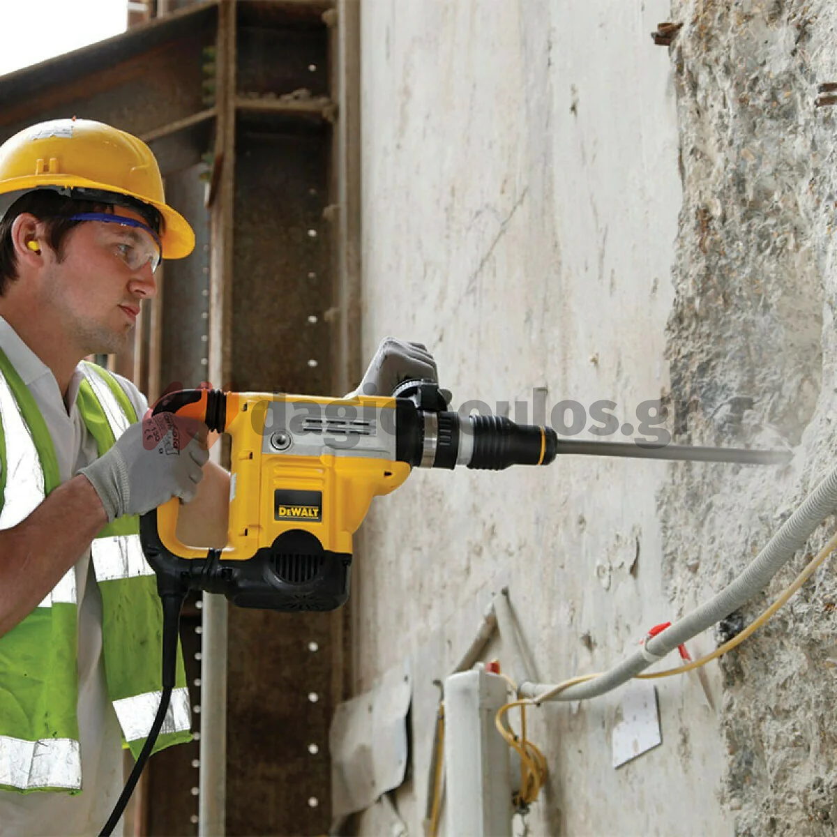 DeWalt D25614K-QS SDS Max Ηλεκτρικό Σκαπτικό Πνευματικό Πιστολέτο 1350W 7.8kg 10,5J Με Δώρο Γωνιακό Τροχό DWE4057