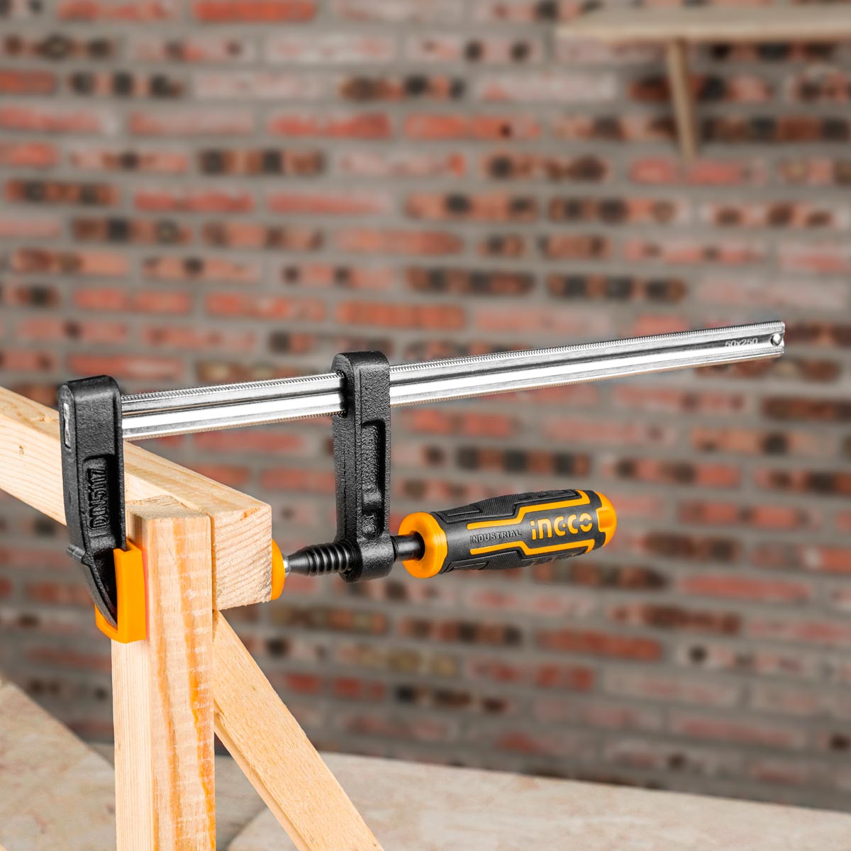 INGCO HFC020501 Σφιγκτήρας Μαραγκών 50x150mm