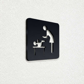 Πινακίδα Σήμανσης “ΑΛΛΑΞΙΕΡΑ ΜΩΡΟΥ” Ακρυλικό 140mm x 140mm – Καφέ — Ενδεικτική φωτογραφία μαύρης απόχρωσης