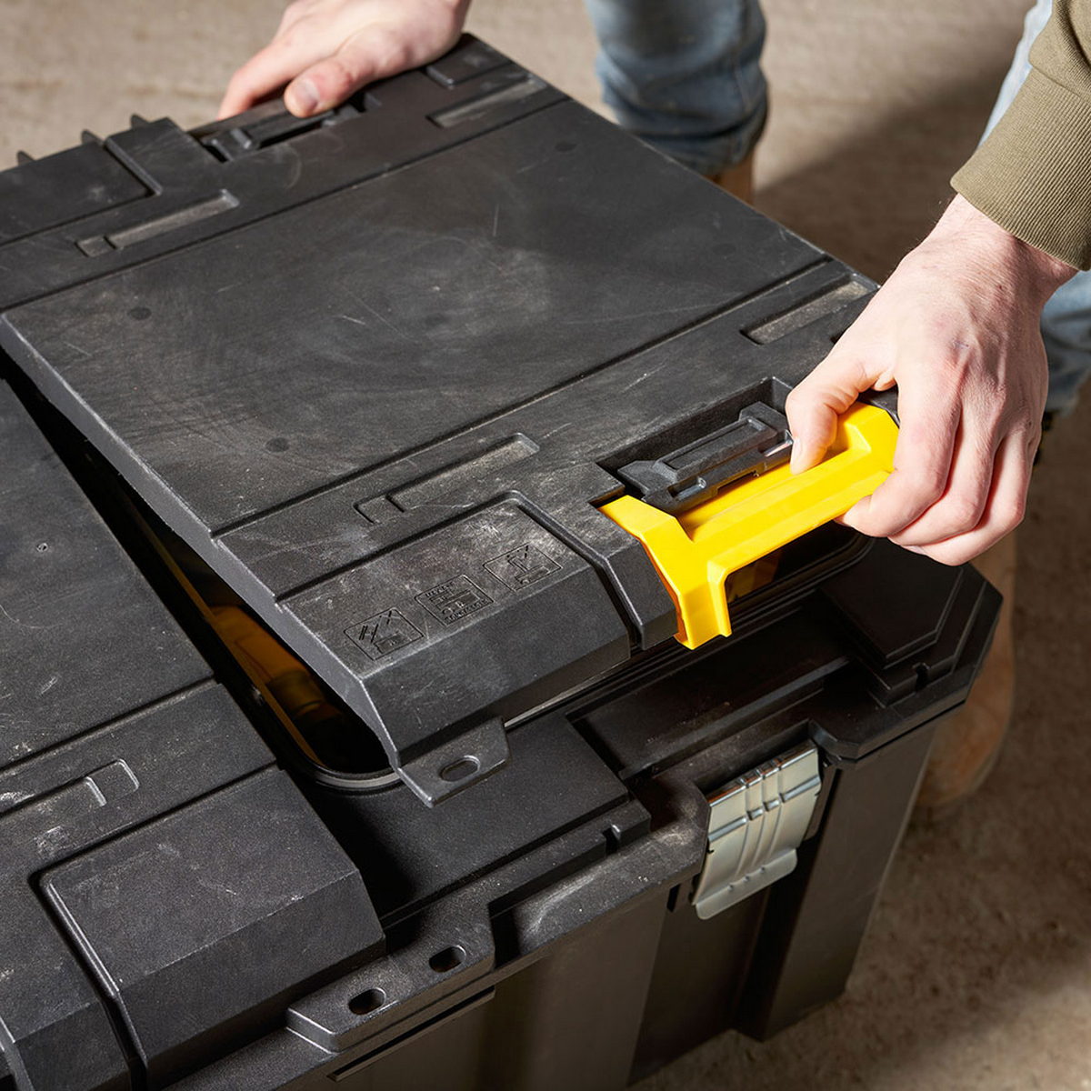 Stanley FMST17870-1 FatMax® ProStack™ Επαγγελματική Εργαλειοθήκη Μπαούλο Τροχήλατη 113lt