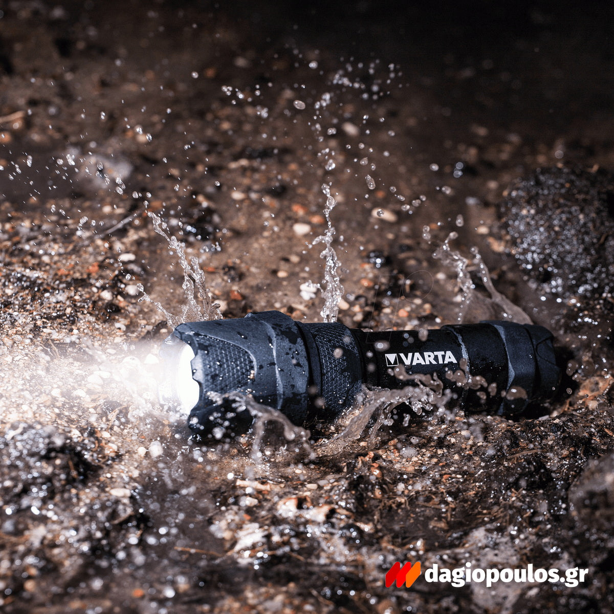 Varta Indestructible F10 Pro Led Φακός Χειρός 300 Lumens